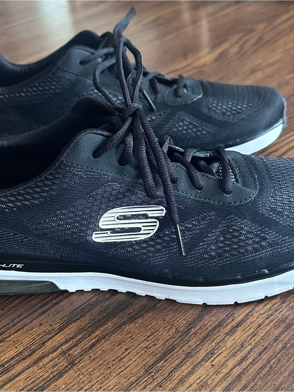 Skechers Men's Black Athletic Lace-Up Sneakers with White Trim Size 12